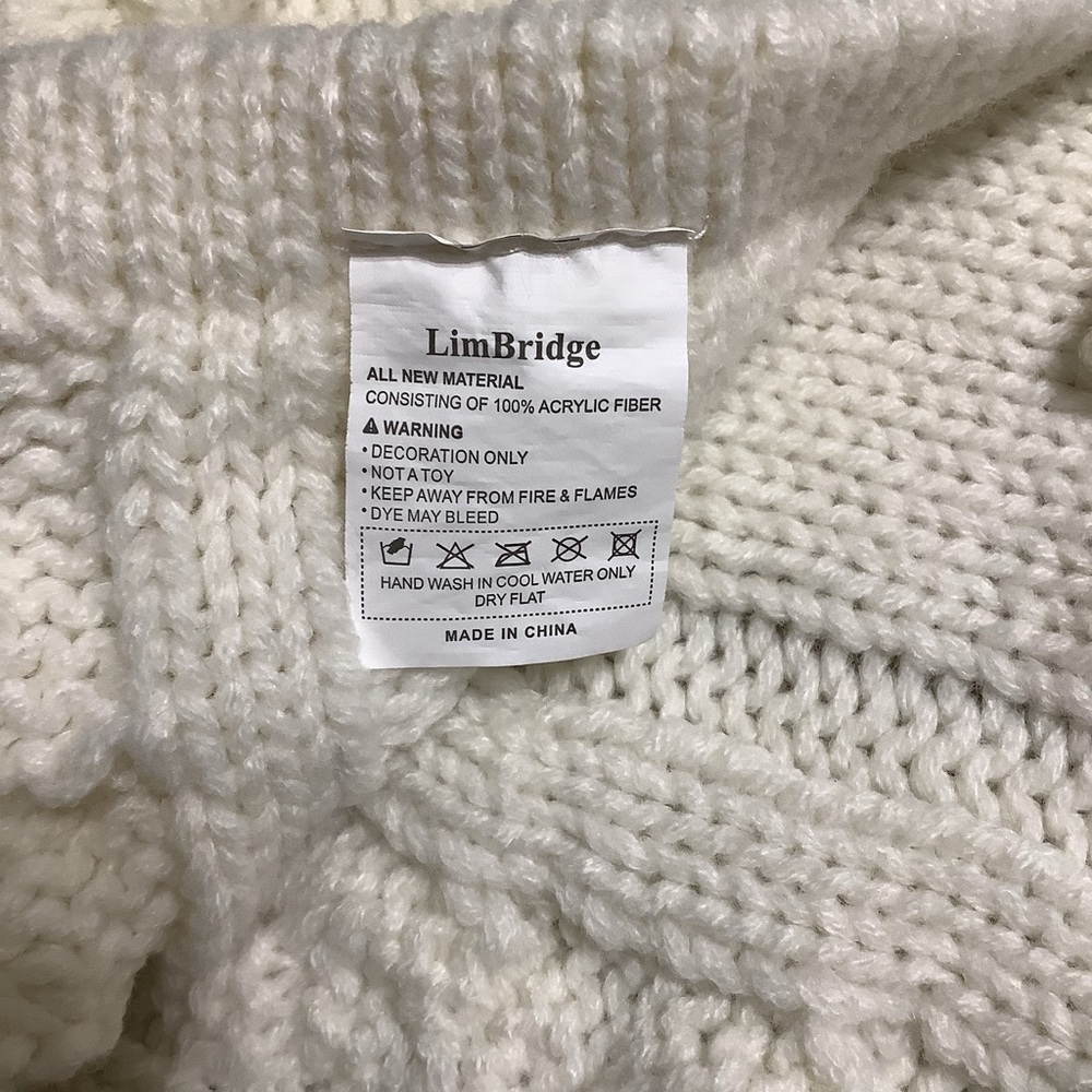 Lim Bridge tree skirt Cable Knit pattern hem tie closure - Picture 2 of 5
